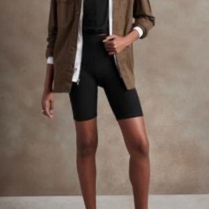 NWT Banana Republic 7” Black Bike Shorts